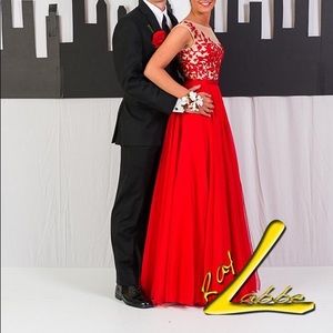 Red Sherri Hill Prom dress!
